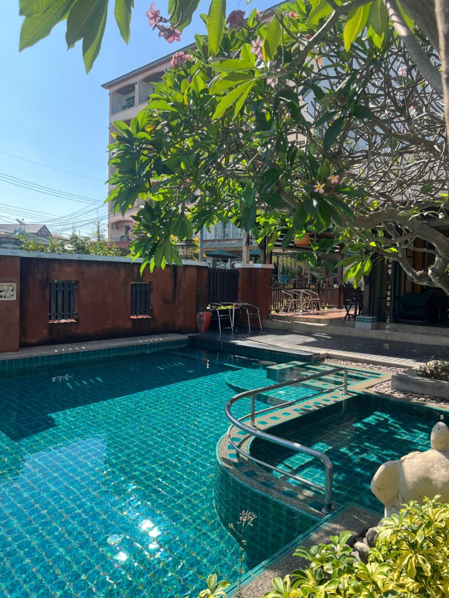 ホテル Pattara Mansion พัทยา パッタヤー エクステリア 写真